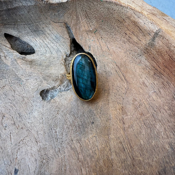 Labradorite Ring in Gold