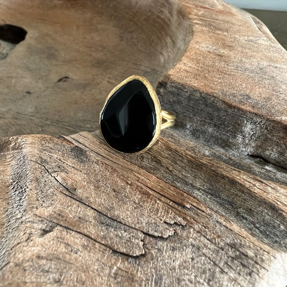 Black Onyx Ring in Gold