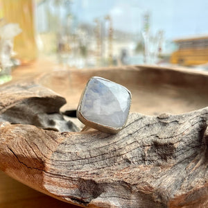 Moonstone Ring in Silver