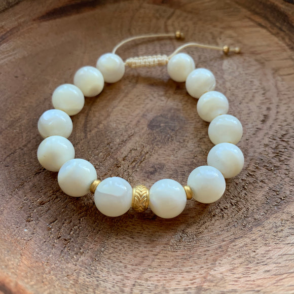 White Shells 10mm Adjustable Beaded Bracelet with Gold Accents